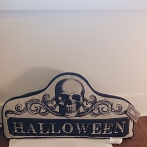 Halloween skull pillow